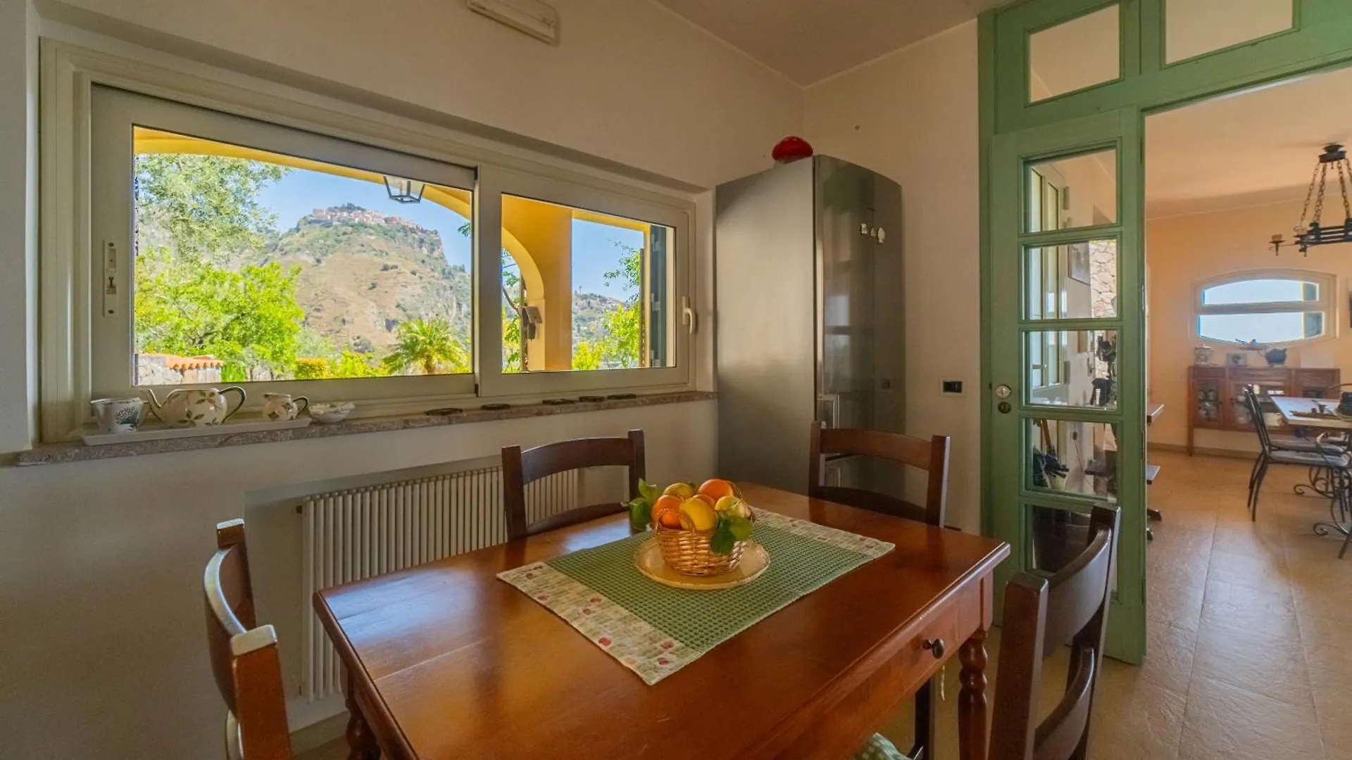 Sea View Villa タオルミーナ