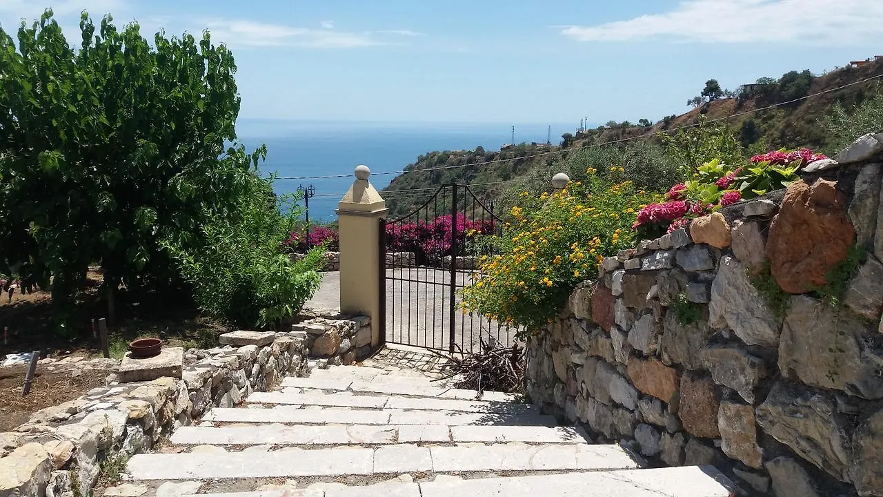 Sea View Villa タオルミーナ